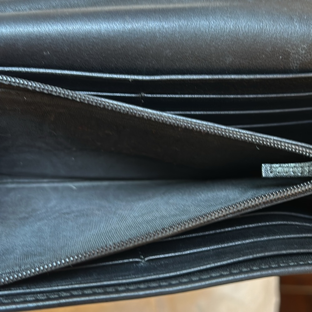 Gucci Microguccissima Black Leather Wallet with Gold Accent - Picture 9 of 12